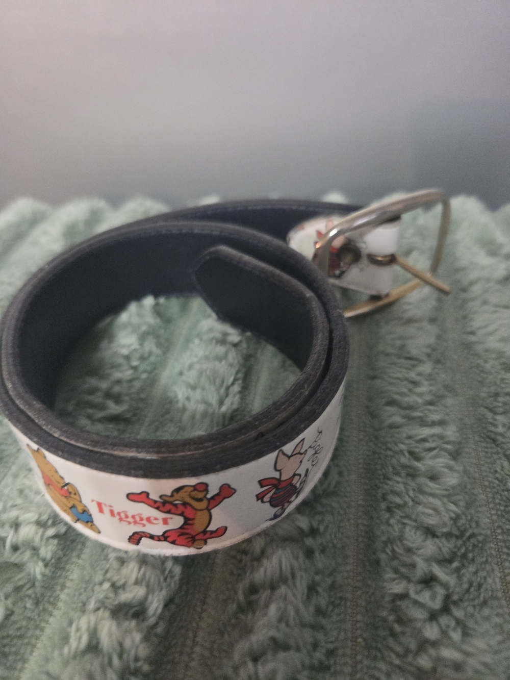 Children's vintage Winnie the Pooh belt. Super Cute.